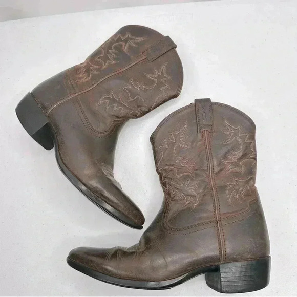 Ariat Unisex-Child Heritage Western Boot in Distressed Brown Leather US Size 5.5 - Picture 10 of 15